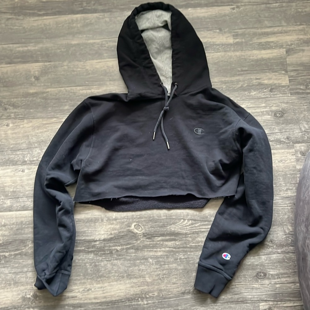 CHAMPION black cropped hoodie with grey inside hood